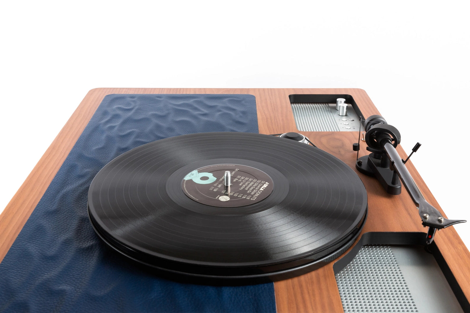 LX Turntable Supakitch Walnut