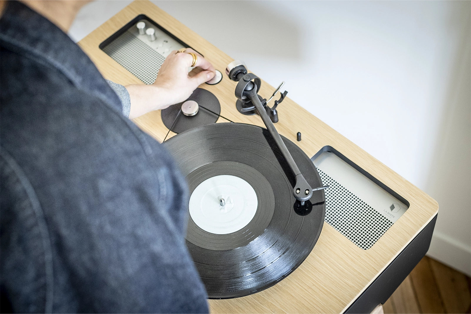 LX Turntable Oak